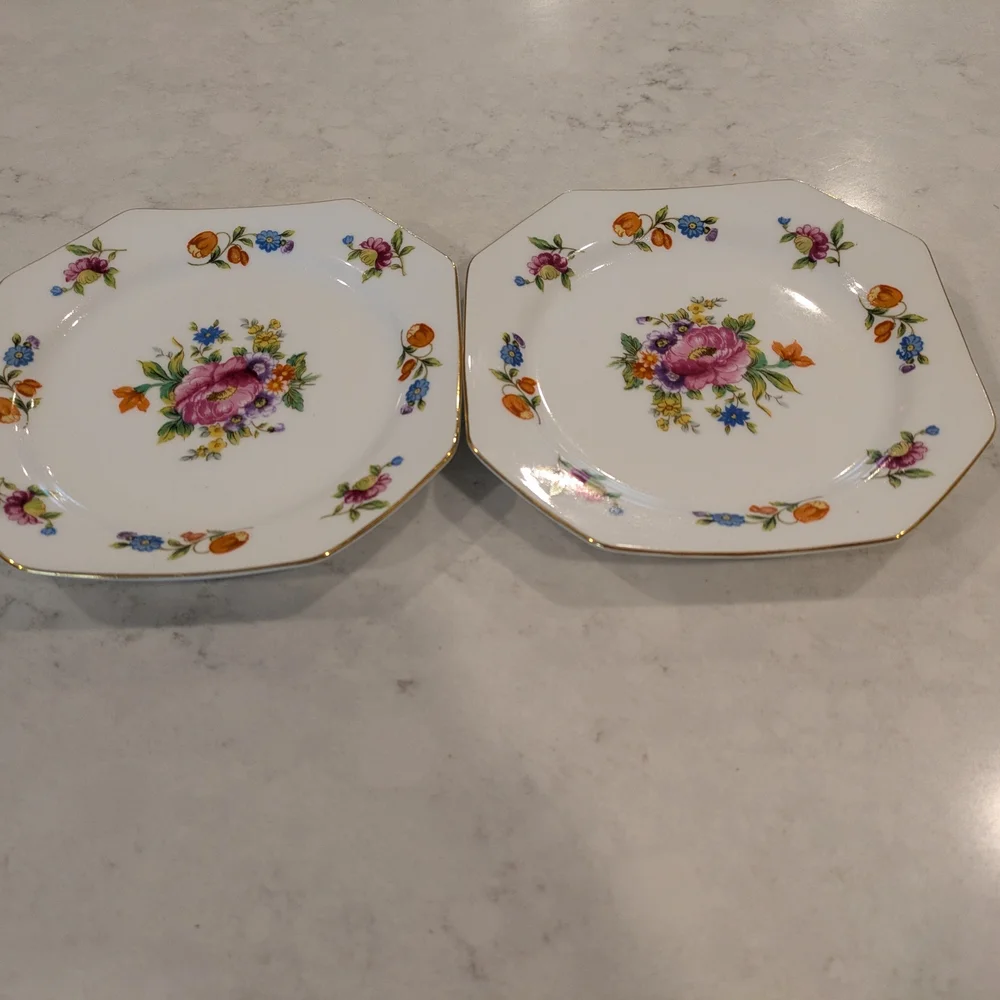 Noritake Floral Porcelain Plates with Gold Trim 5.95